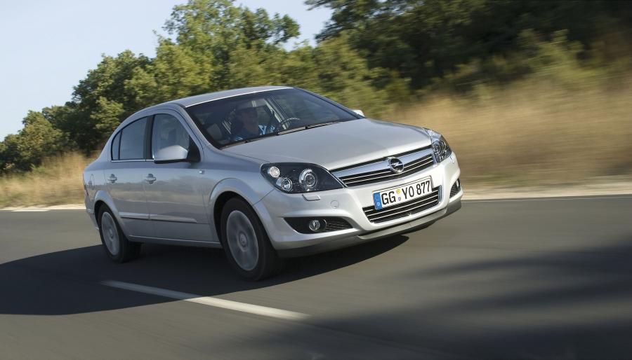  Opel Astra Sedan 2005 года  (фото 4 из 38)
